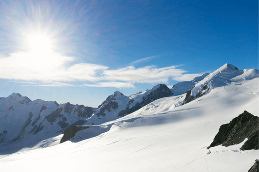 Landschap voor wintersport met sneeuw